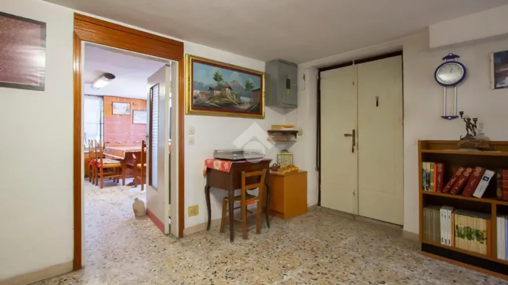 hallway_entrance