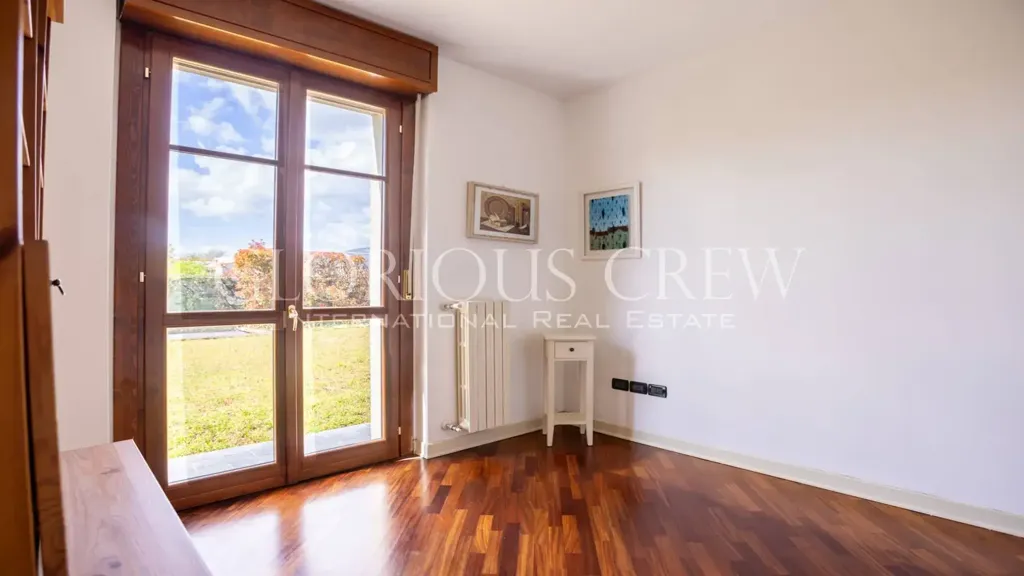 Pièces - Modern Apartment with Private Garden in Mazzano