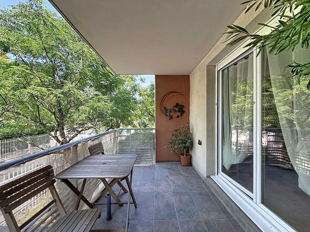 Balcony - Bright 2-Bed Flat with Terrace in Avignon