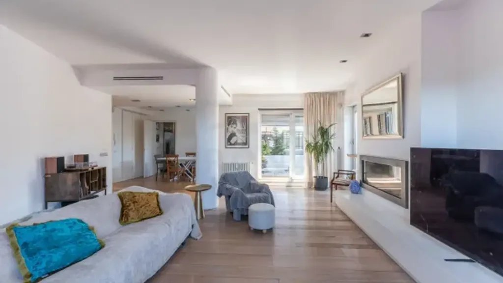 Séjour - Panoramic Penthouse with Large Terrace in Vigna Clara, Rome