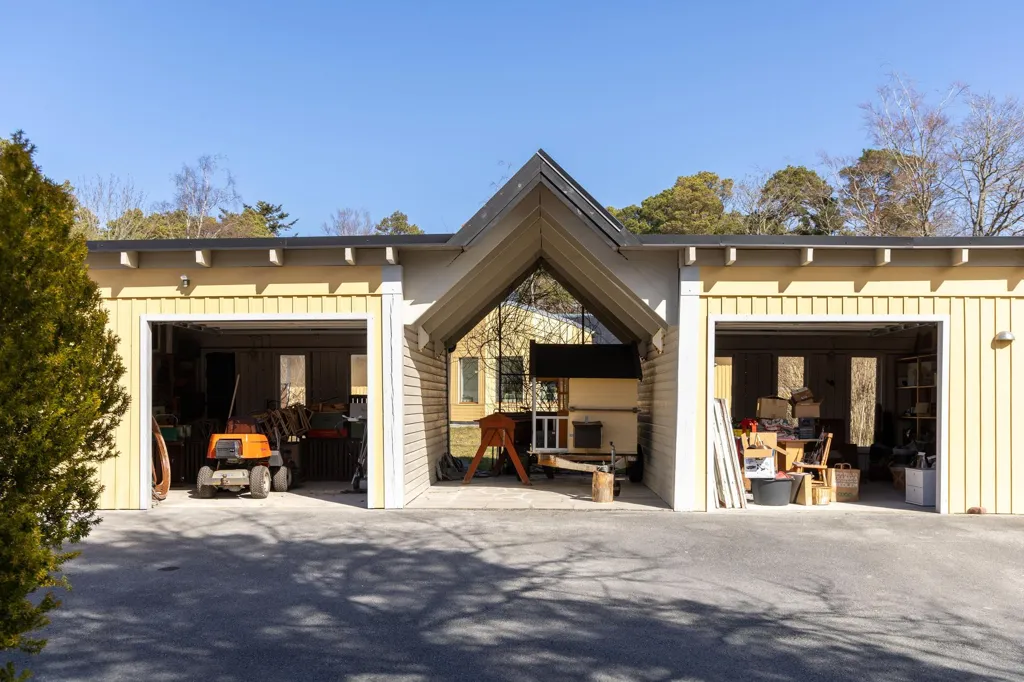 Garaaž - Charming Villa with Guesthouse near Visby