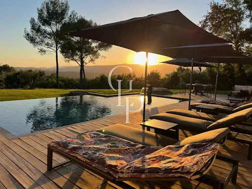 Piscine - Villa de Luxe avec Piscine à Mouans Sartoux