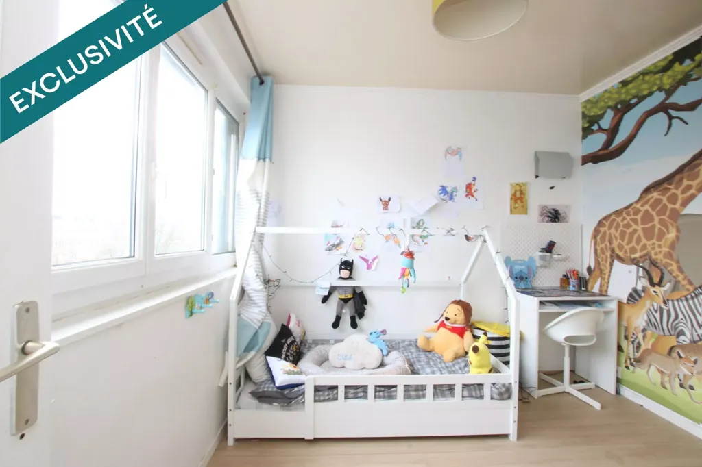 Chambres - Appartement avec 3 Chambres à Massy