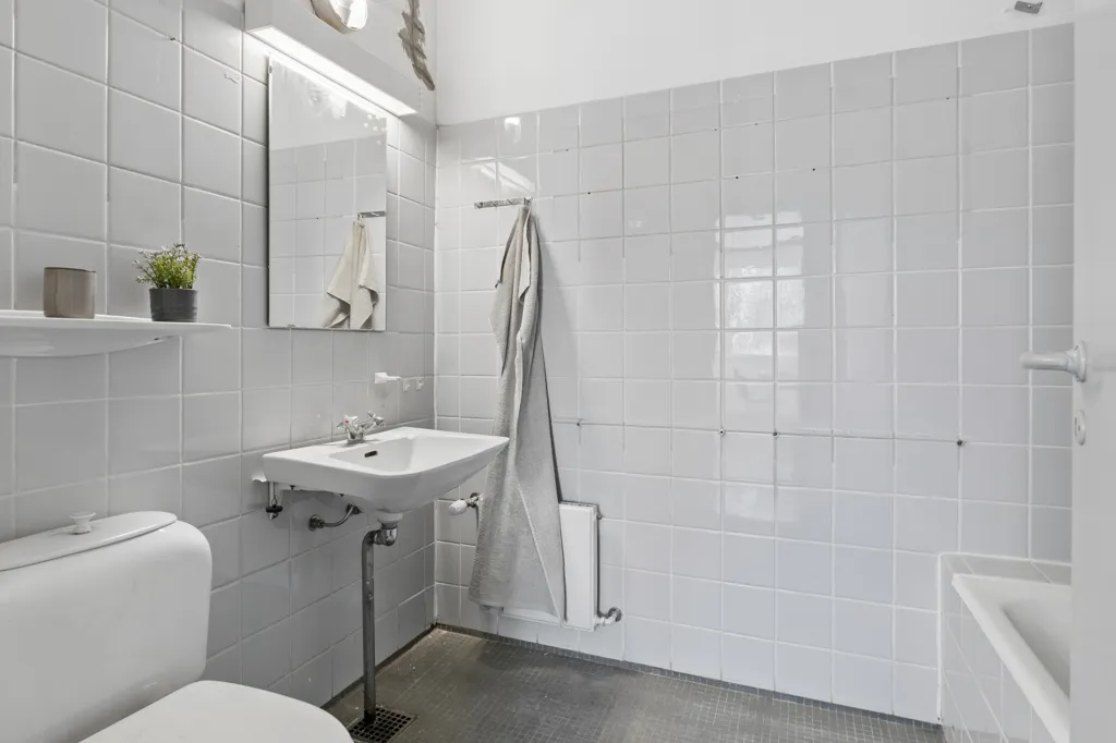 Salles de bain - Spacious Apartment with Forest View in Holte