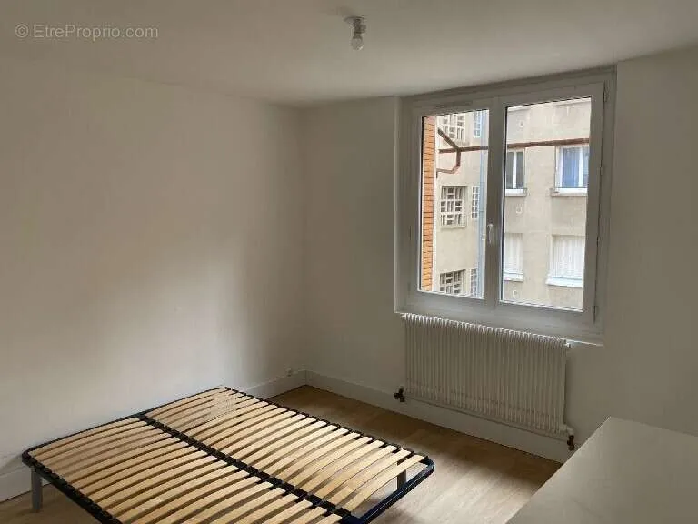 Chambres - Appartement 2 Pièces en Centre-Ville à Vichy