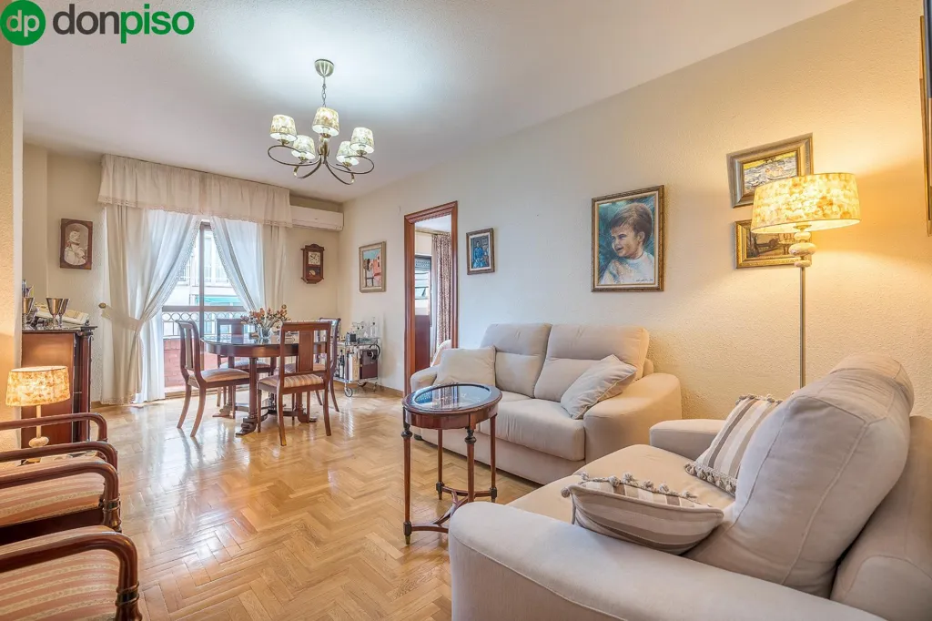 Séjour - 3-Bed Apartment with Balcony in Pajaritos, Granada