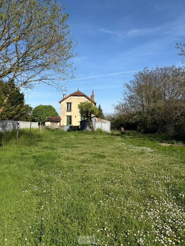 Aed - Rustic House to Renovate in Levroux