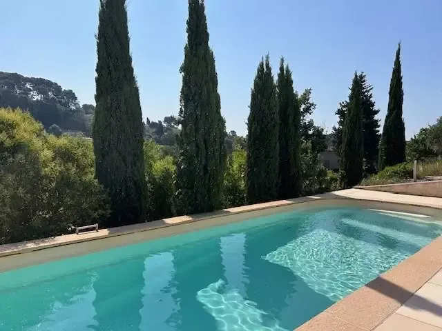Bassein - Contemporary Villa with Pool in Mougins