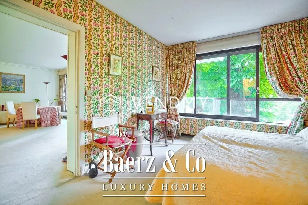 Bedrooms - Luxury Flat with Garden View in Paris