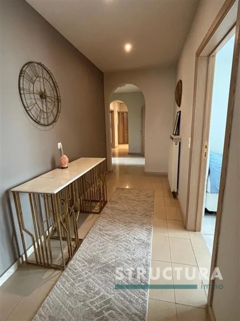 hallway_entrance