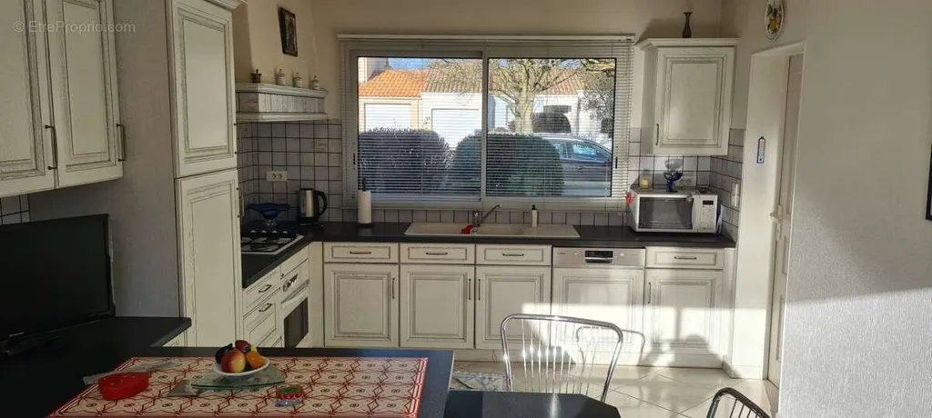 Cucina - Villa with South-Facing Terrace in Perigny