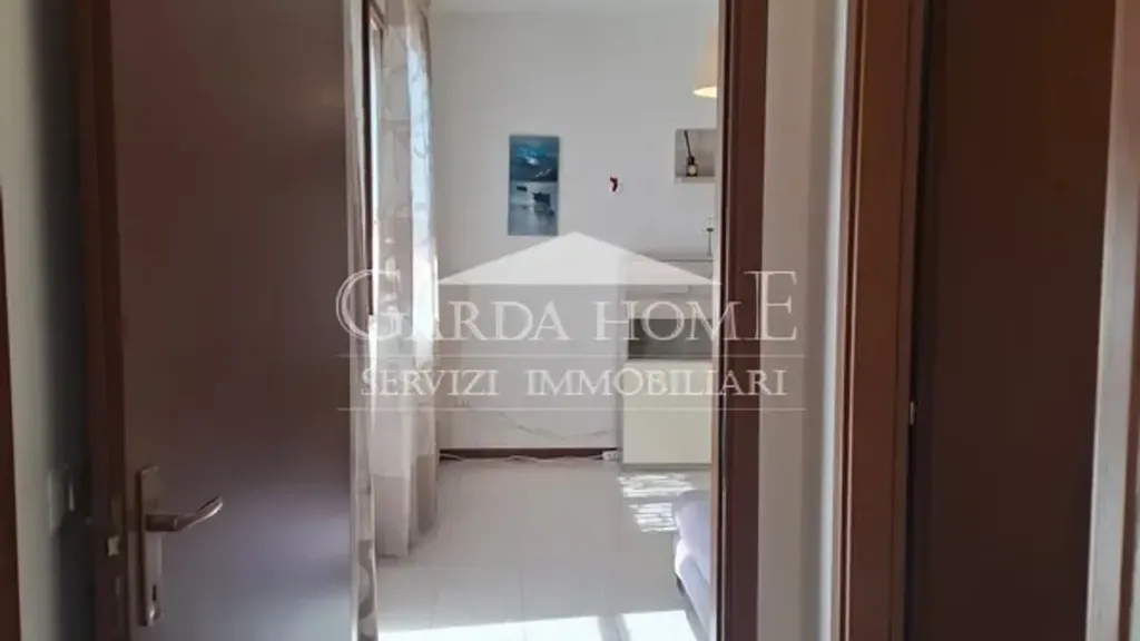 Esik - Bright Trilocale with Balcony in Lonato
