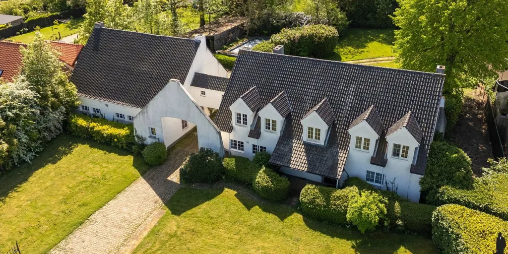 Õhuvaade - Rustic Country House with Pool in Ekeren