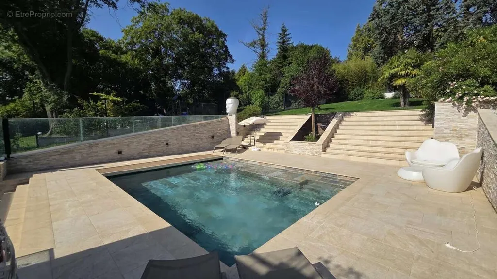 Piscine - Villa Haut de Gamme avec Piscine à Villevaude