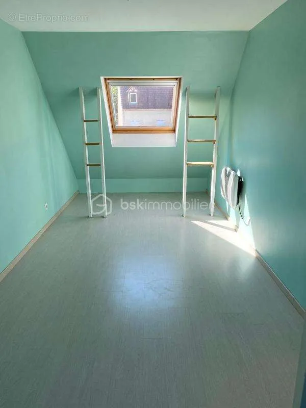 Pièces - Maison avec Pavillon Secondaire à Rosoy