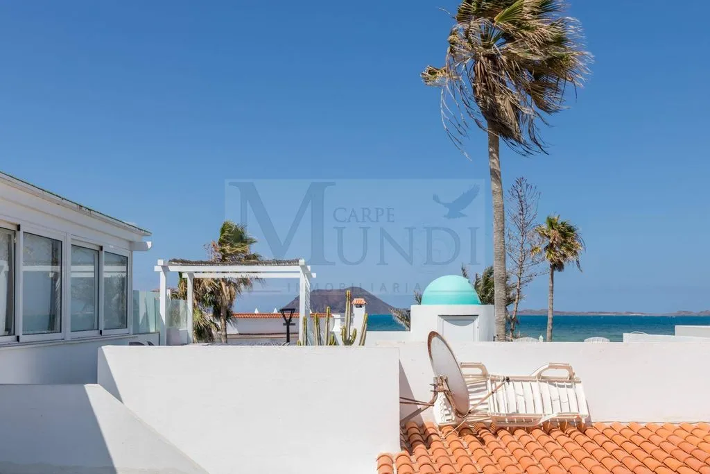 Terrass - Renovated Villa with Rooftop Terrace in Corralejo