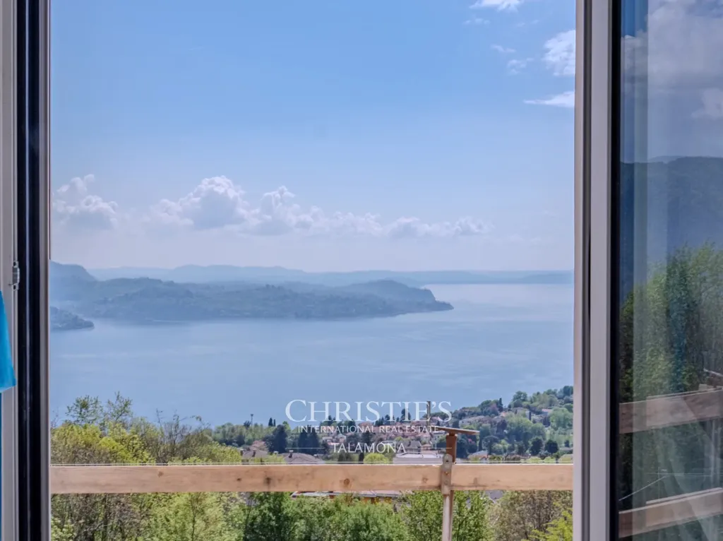 Rõdu - Luxury Lake View Apartment in Arizzano