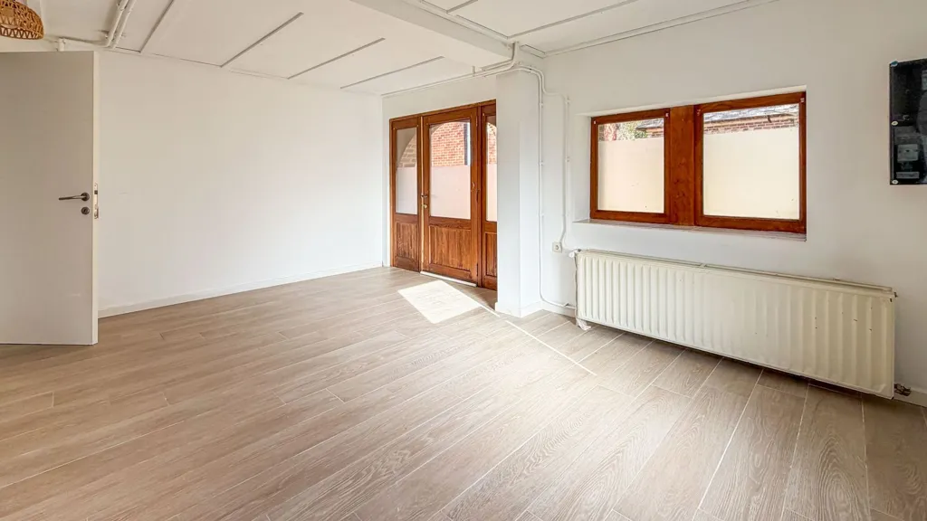 Pièces - Villa Rénovée avec Jardin et Bureau à Proximité des Axes