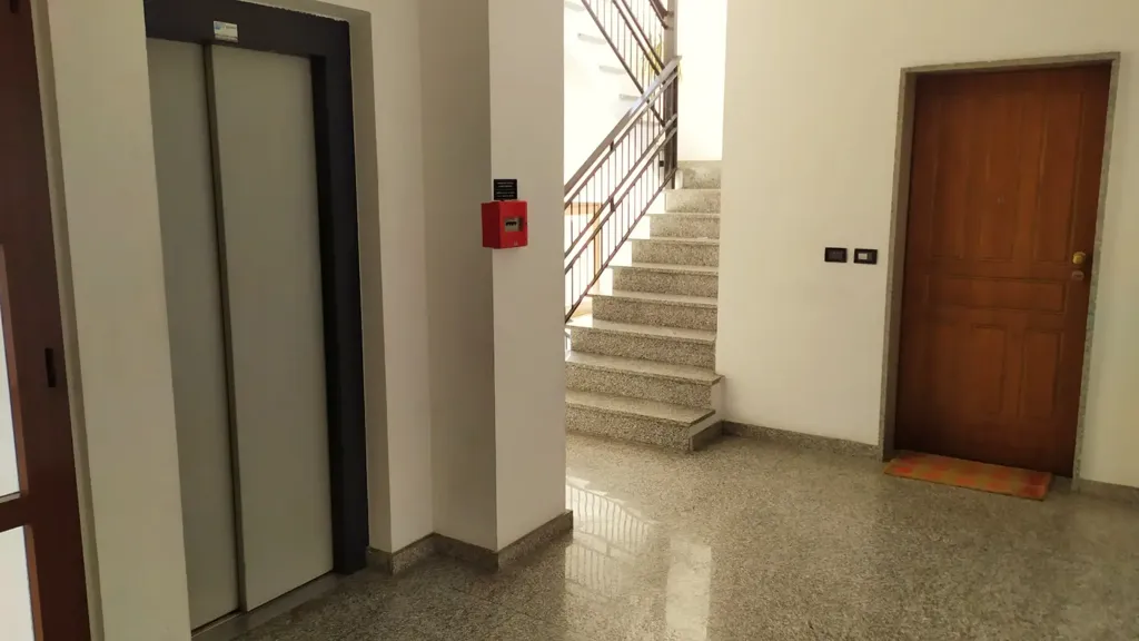 hallway_entrance
