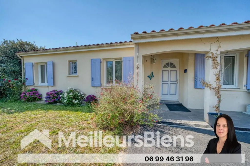 Esterno - Contemporary House with Garage near Jonzac