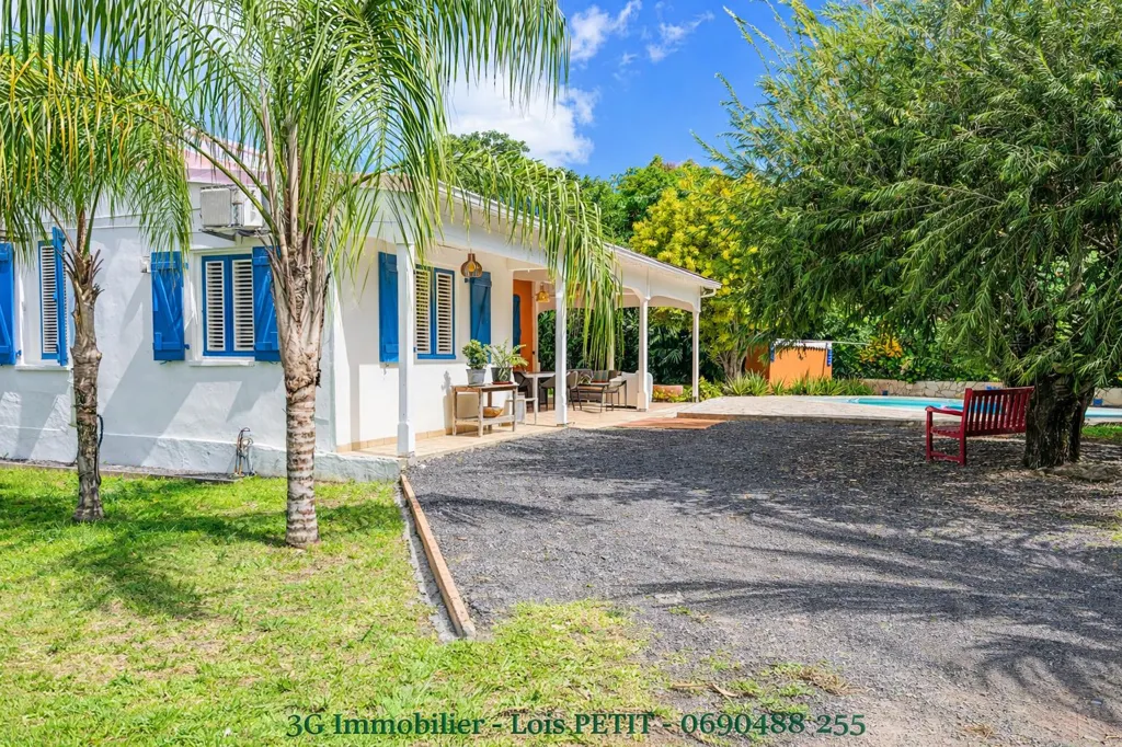 Extérieur - Villa Rénovée avec Piscine et Terrasses à Jarry