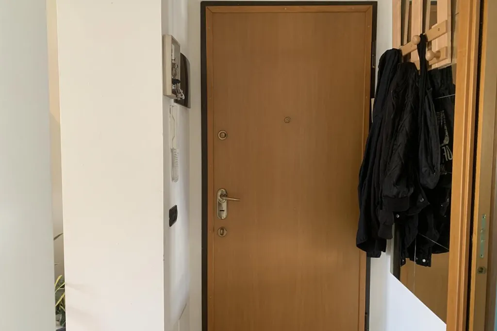 Hallway - Duplex Apartment with Balcony in Monza