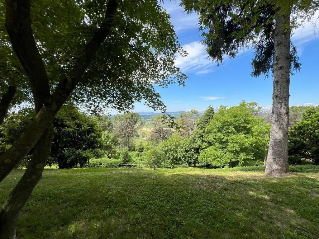 Jardin - Luxury Villa with Panoramic Views in Moncucco Torinese