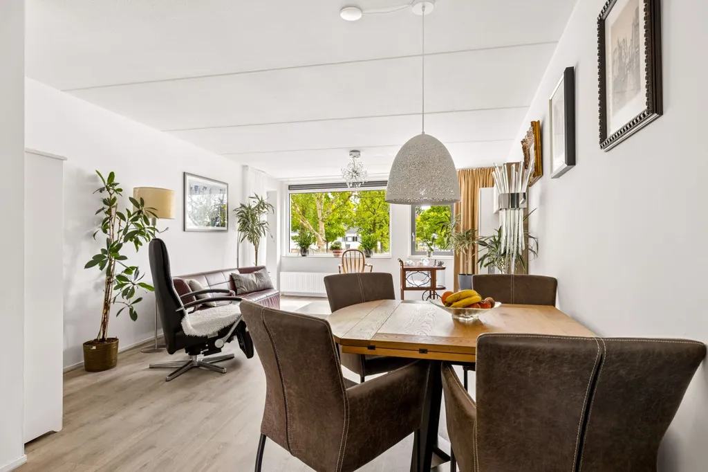 Söögituba - Modern Flat with Balcony in Almere