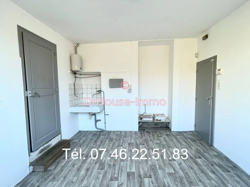 Garaaž - Commercial Space with Garden Access in Darney