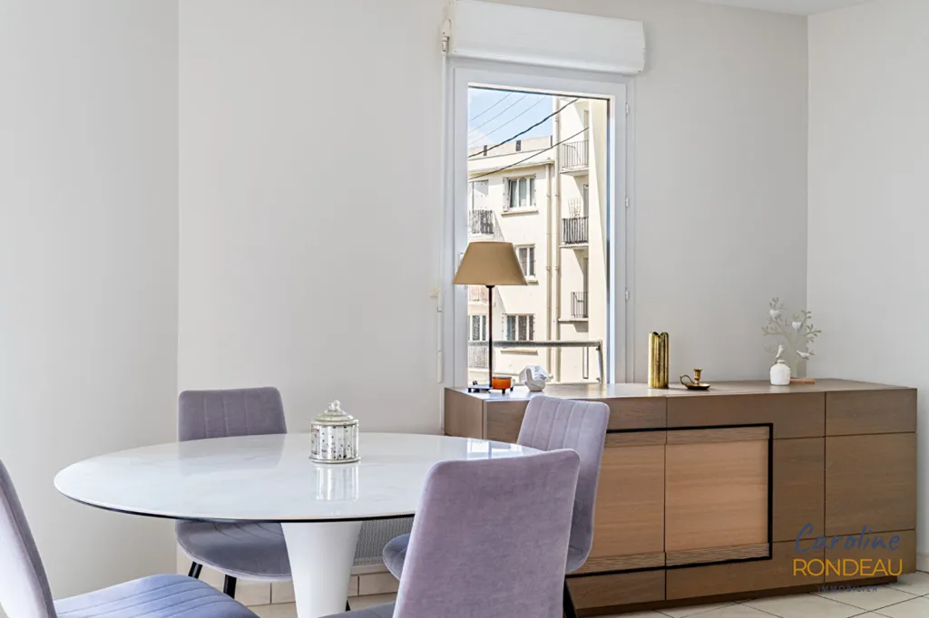 Söögituba - 2-Bedroom Apartment with Balcony in Nantes