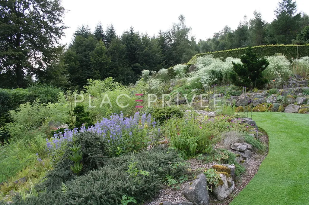 Aed - Luxury Cottage with Sculpted Garden in Berchigranges