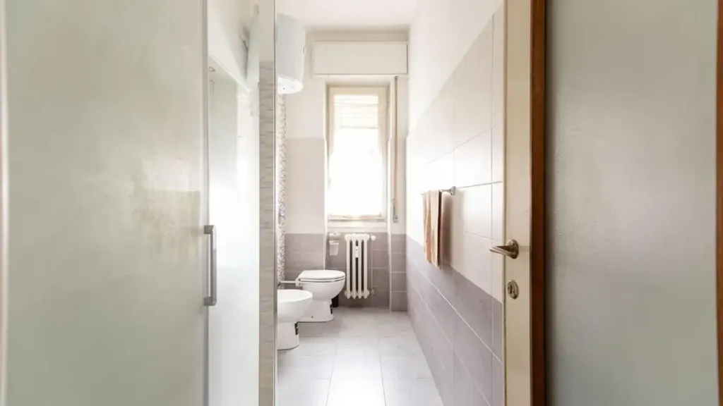 Vannitoad - West-Facing Studio with Balcony in Milan