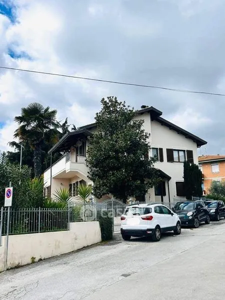 Välivaade - Modern Villa with Garden in Senigallia