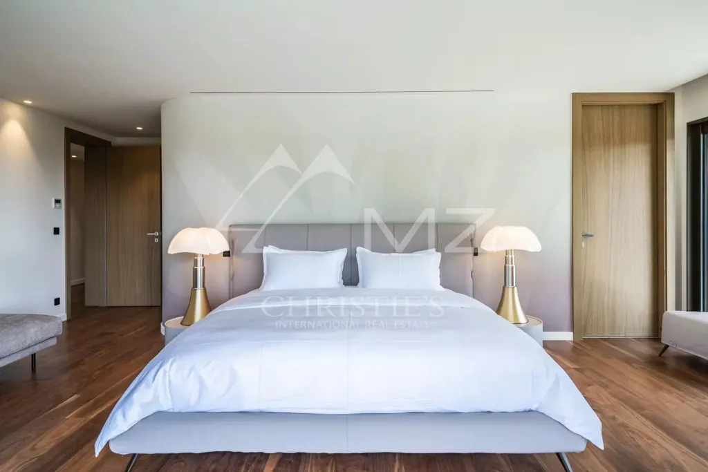 Bedrooms - Contemporary Villa with Pool in Cannes