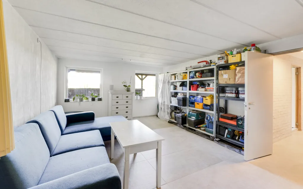 Garage - Renovated Villa with Garden in Måløv