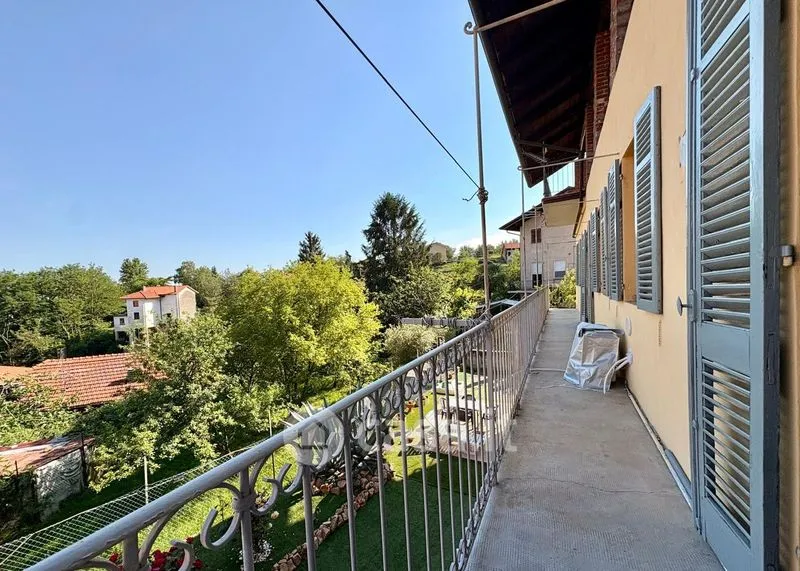 Rõdu - Semi-detached Villa with Terrace in Masserano