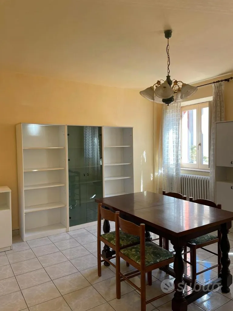 Söögituba - Bright Apartment with Balcony in Via Armando Diaz