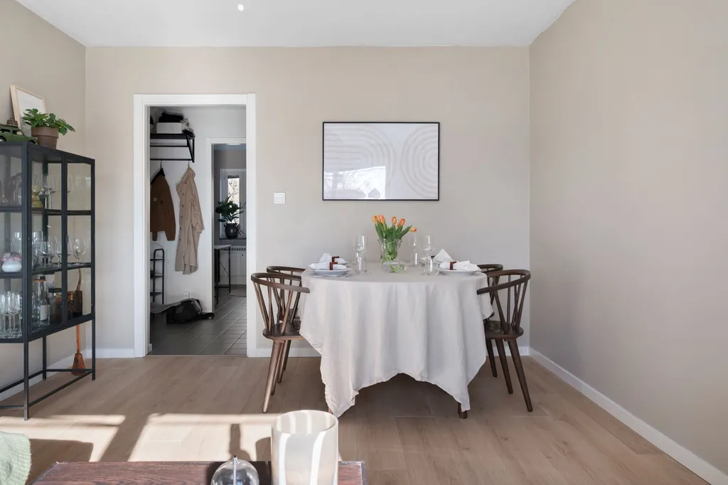 Salle à manger - Apartment with Balcony in Getbergsvägen