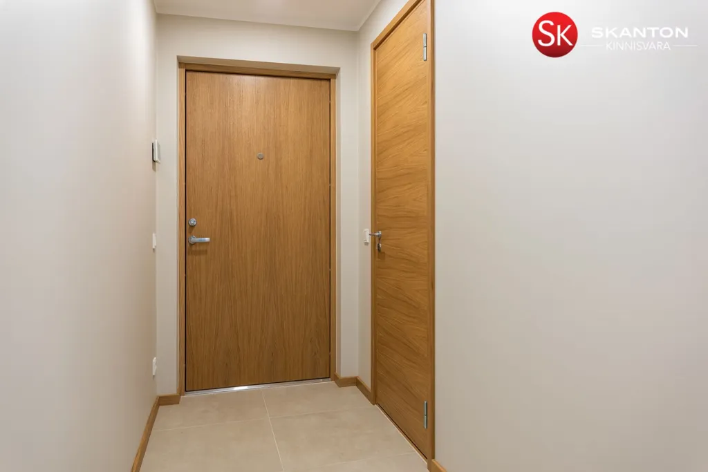 hallway_entrance