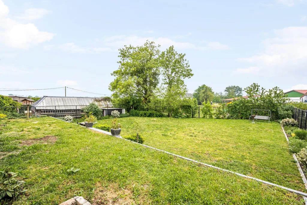 Giardino - Villa with Playful Architecture in Nieuwerkerken