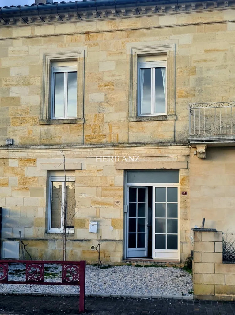 Extérieur - Appartement Rénové avec Garage à Pomerol