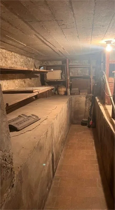 Maison 3 Façades avec Jardin et Bureau à Proximité du Village