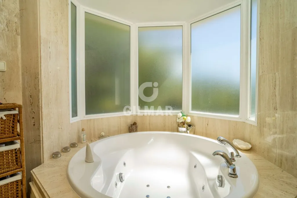 Vannitoad - Luxury Villa with Sea View in Benahavís