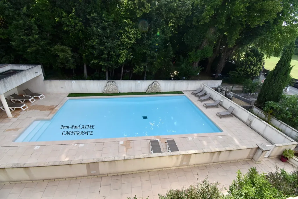 Vue aérienne - Appartement Duplex avec Piscine à Barjac