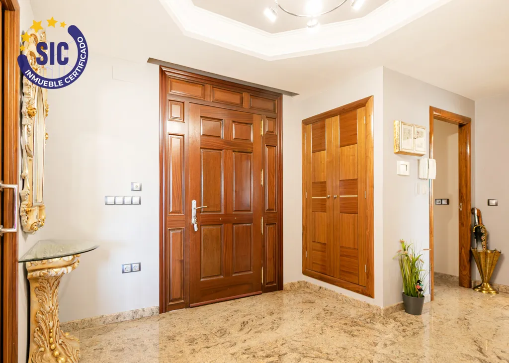 Entrée - Independent House with Pool in Gandia