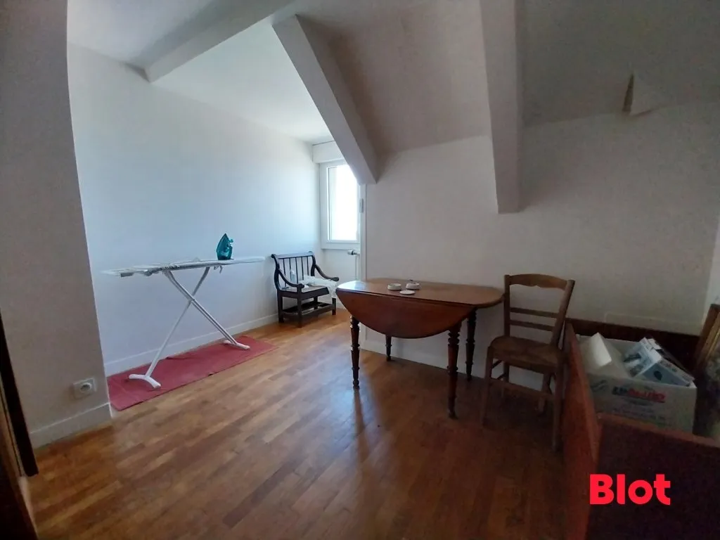 Stanze - Bright House with Balcony in Antrain