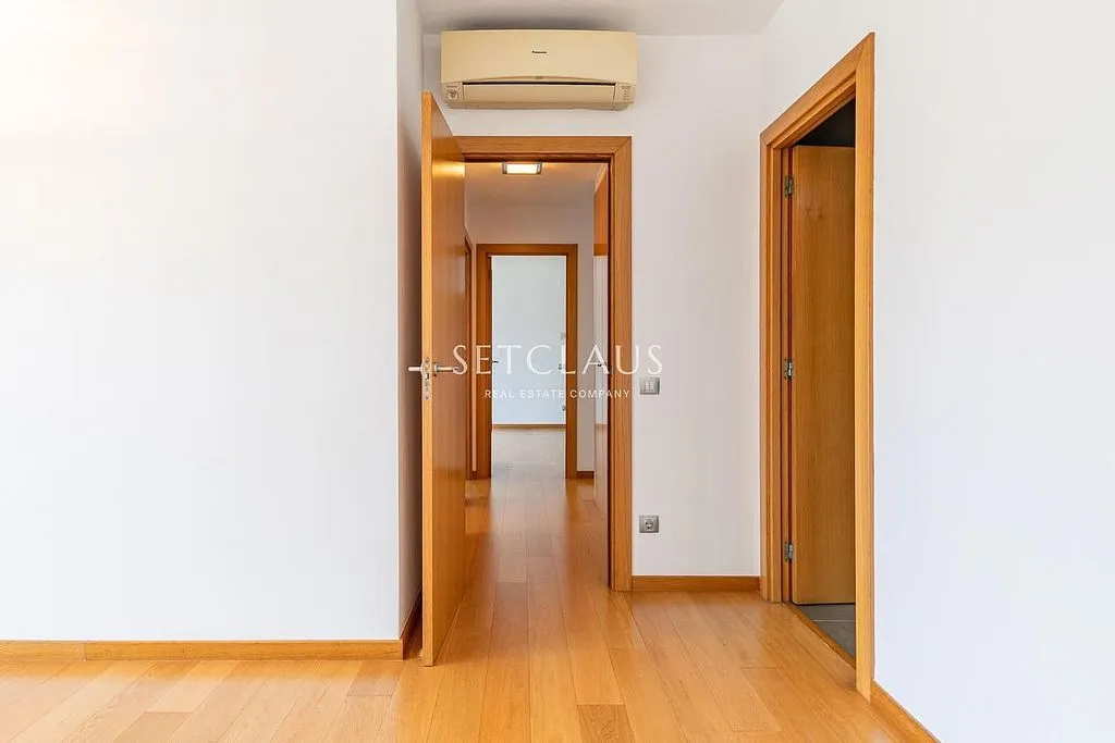 hallway_entrance