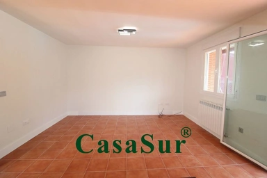 Pièces - Semi-New Chalet with Pool in Casasola