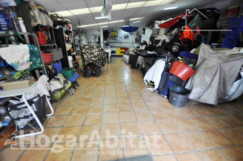 Garage - Semi-New Chalet with Terrace in Monserrat