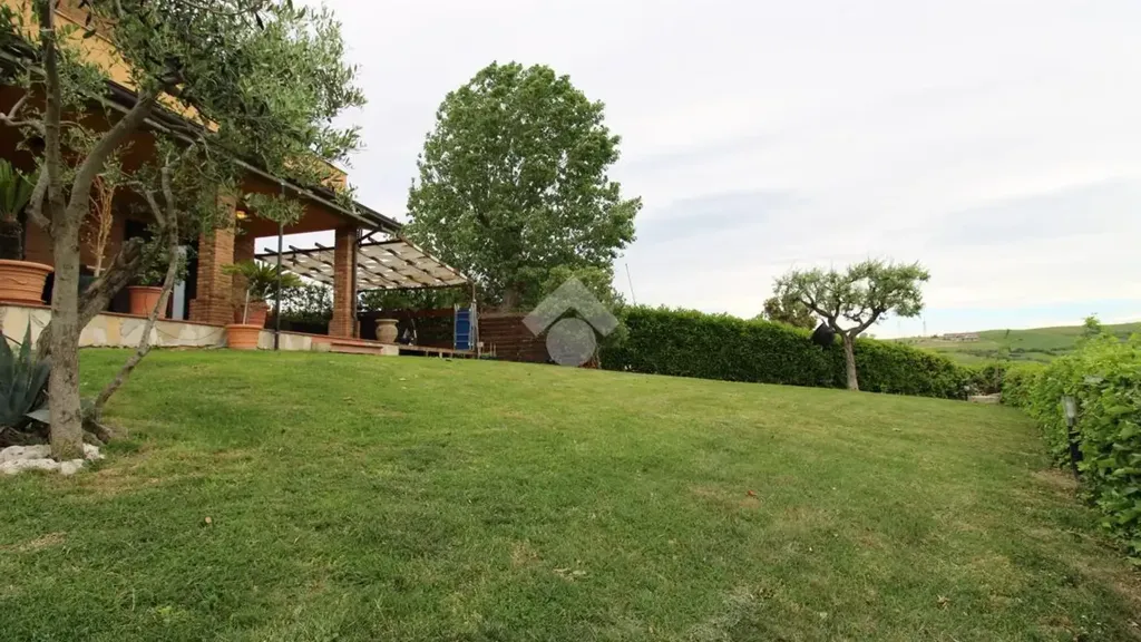 Jardin - Panoramic Villa with Garden in San Marino